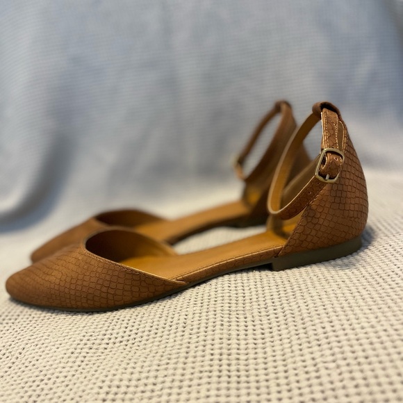 Brand new brown flats - Picture 2 of 4